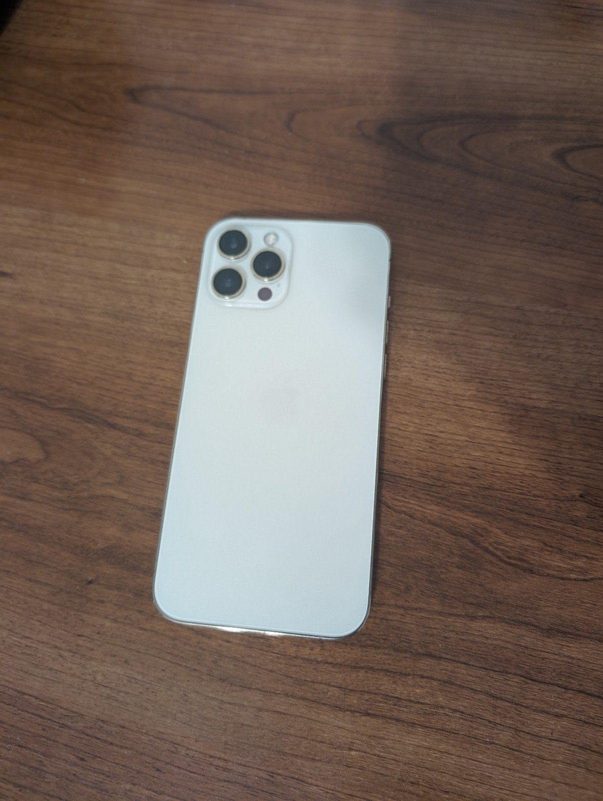 Apple iPhone 12 Pro Max 128 GB in Gold for Unlocked 3S13