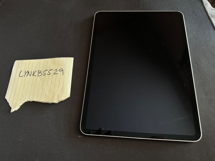 iPad Pro 11"" m1 with Magic Keyboard and pencil 2O58