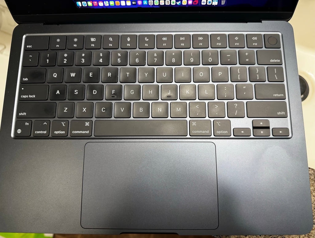 MacBook Air M2 13鈥?7R32