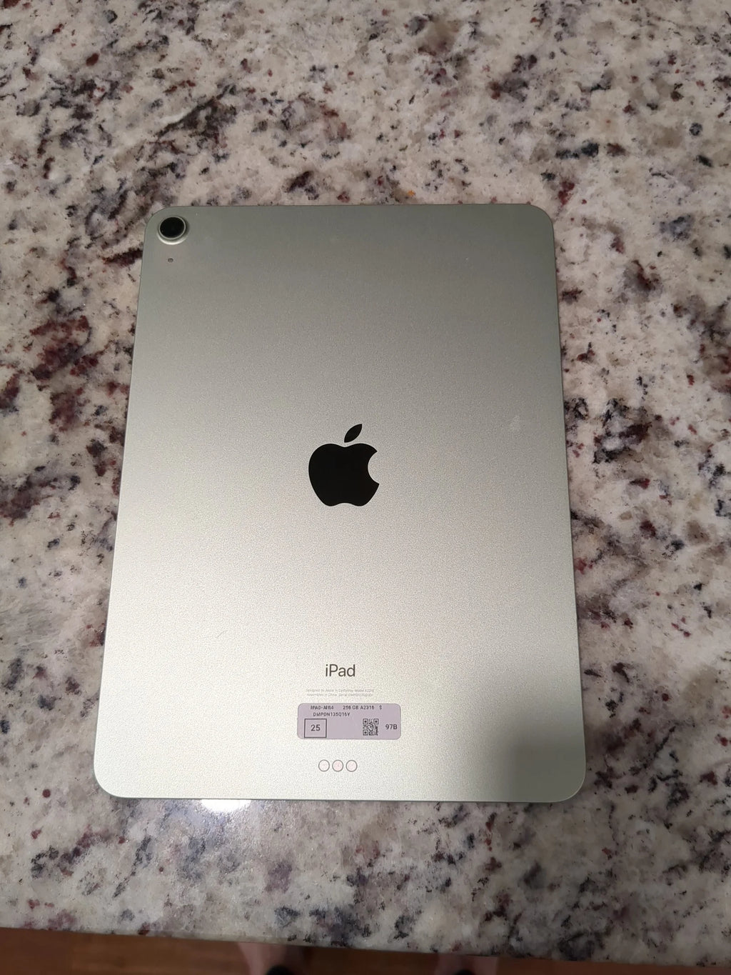 Apple iPad Air 4th Generation 256 GB in Green bundle 3R21