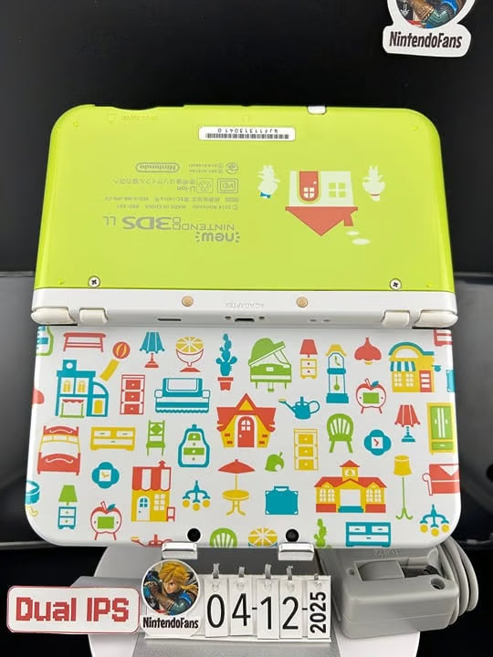 Dual IPS/ New 3DS XL Animal Crossing w 128GB SD Card/Near Mint/ 0410/ US Seller