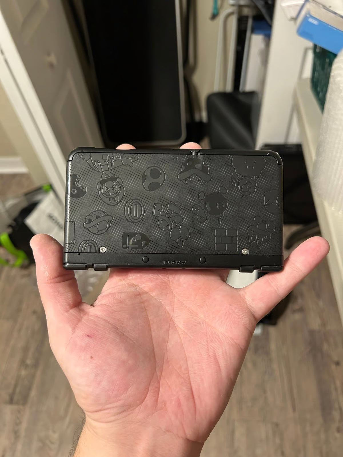 New Nintendo 3DS Super Mario in Black edition