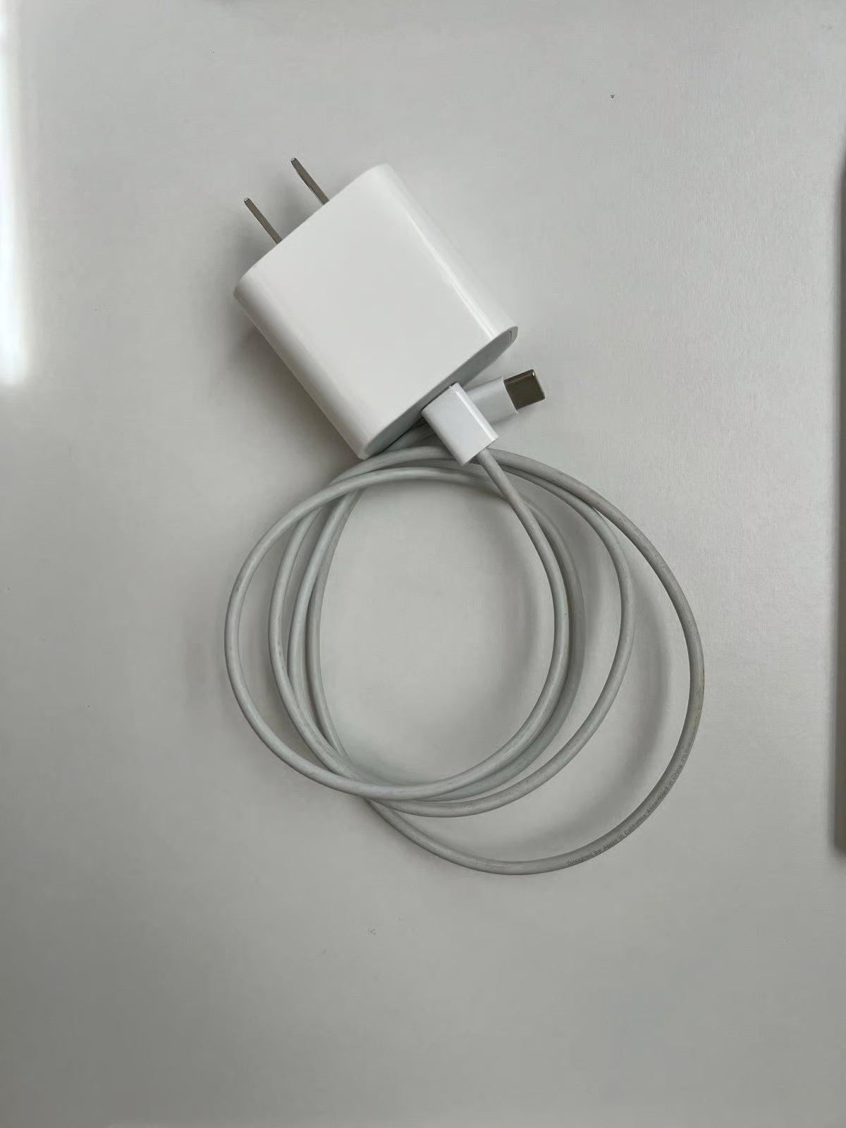 Apple iPad Air 5th Generation 64 GB in Starlight + Apple Pencil 8O99