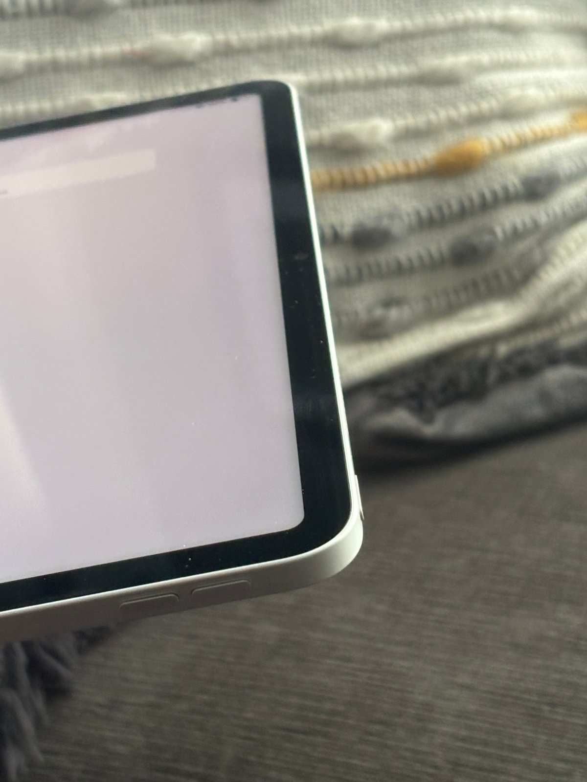 Apple iPad Pro 5th Generation 128 GB in Silver 12.9 5J73