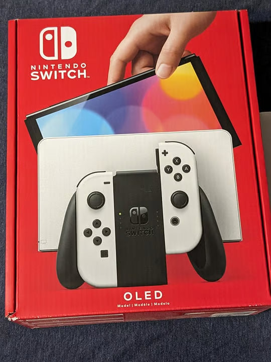 Nintendo Switch OLED White - Excellent condition 6S36