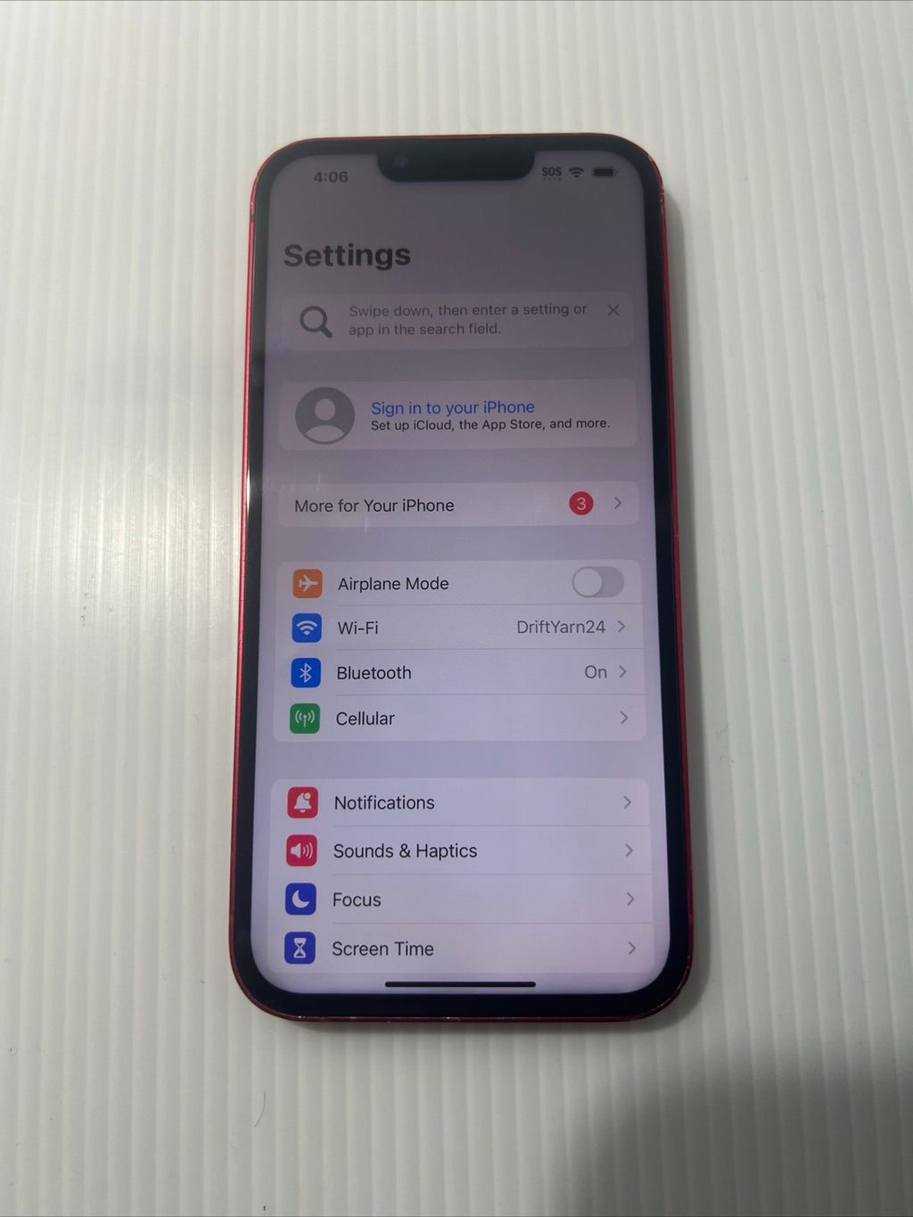 Apple iPhone 13 - 128 GB - Red (Unlocked) FAIR CONDITION 5W62