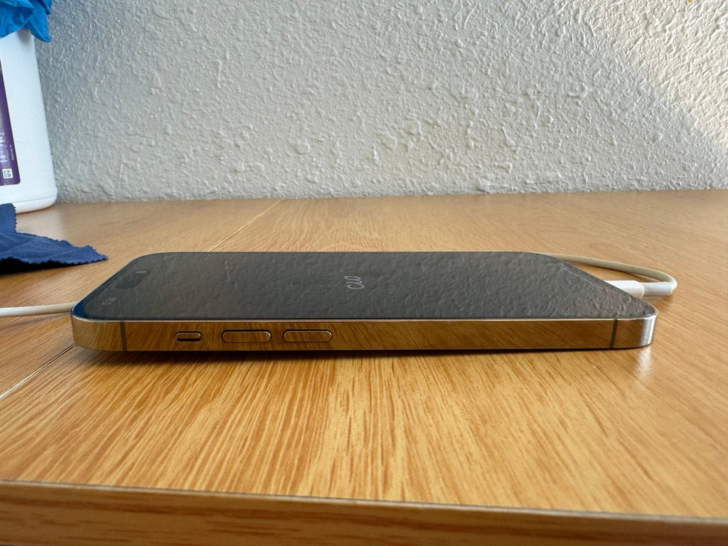 Apple iPhone 14 Pro 128GB Unlocked With Charger & Case 7R95