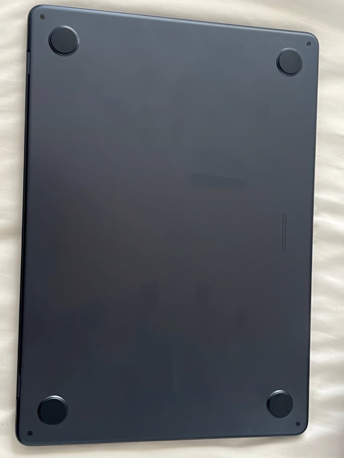 MacBook Air m2 2022 perfect condition brand new. 2P31