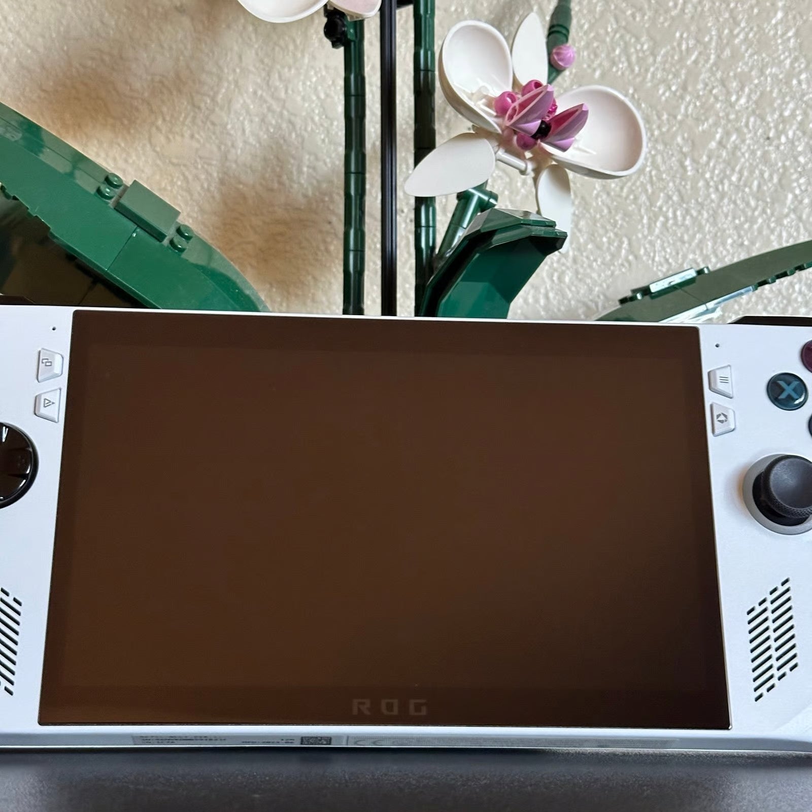 ASUS ROG Ally 7"" 120Hz FHD 1080p Gaming Handheld AMD Ryzen Z1 Extreme Z1X CPU 8Z72