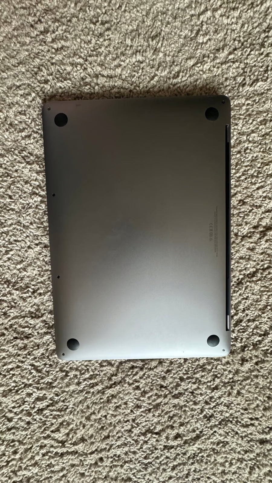 Apple Macbook Pro A2338 13in.  M1 3.2 GHz  256GB SSD 8N51