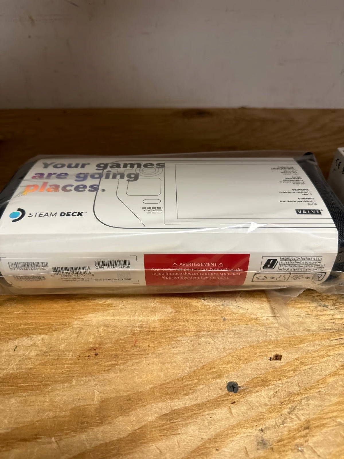 Valve Steam Deck 256GB With Power Adapter V004284-30 7K52