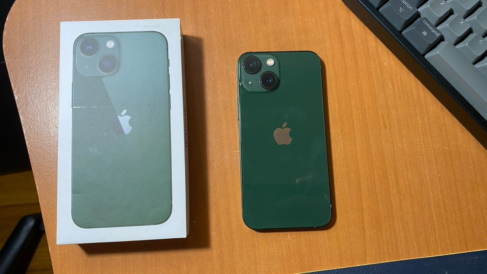 Apple iPhone 13 Mini 256 GB in Green (Unlocked) 6J98