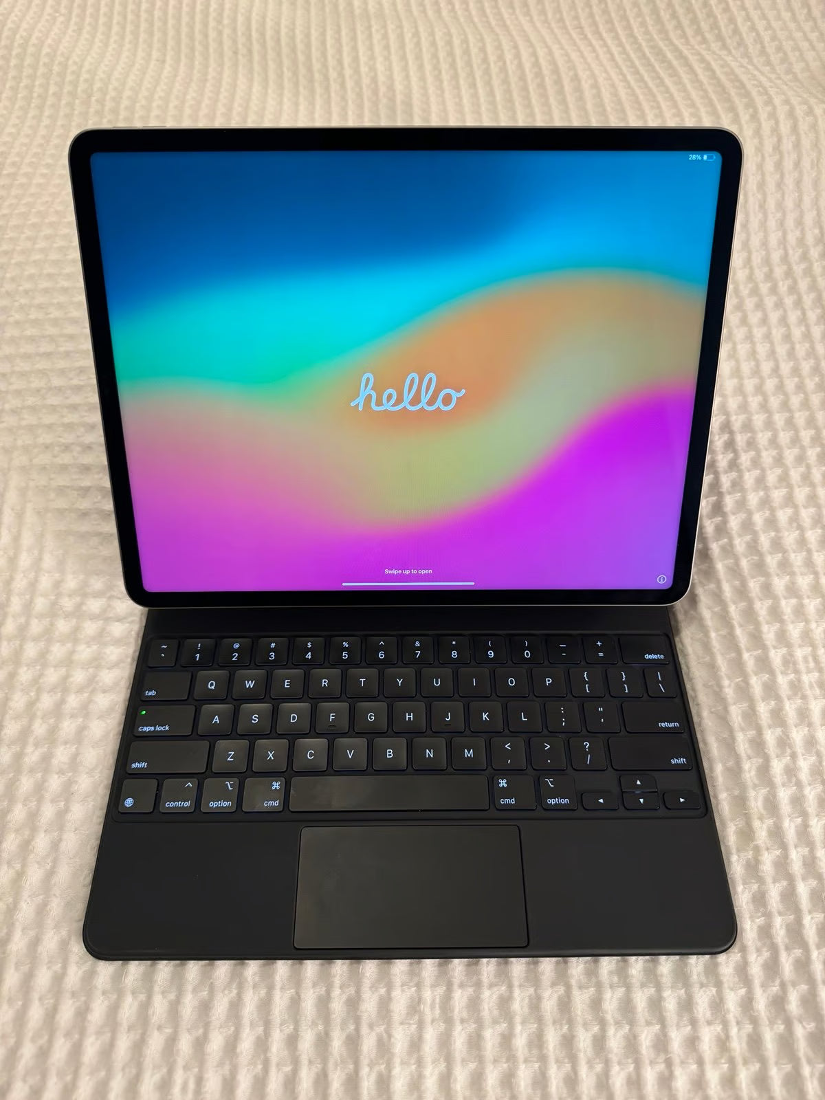 iPad Pro 12.9鈥?6th gen (512GB/Wifi) + Apple Magic Keyboard 6B35