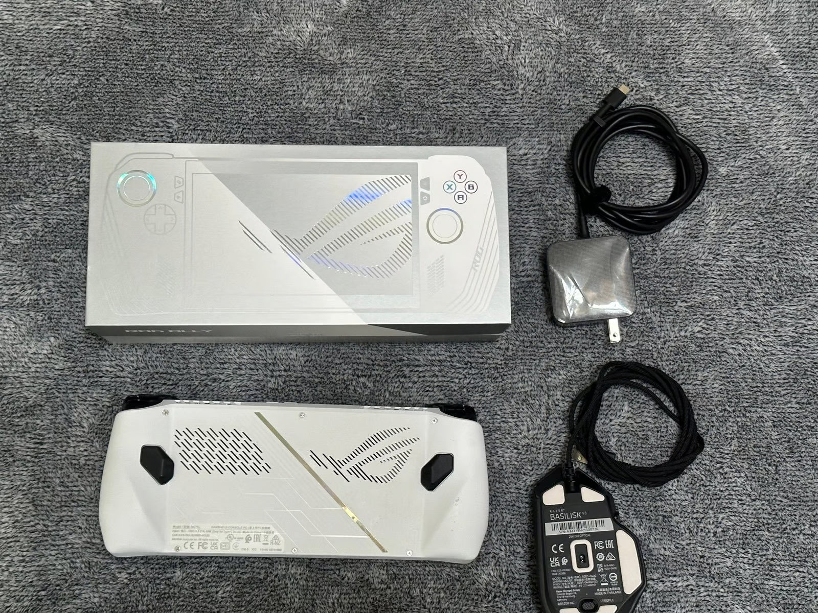 ASUS ROG Ally z1 Extreme & Basilisk V3 Bundle 5K12