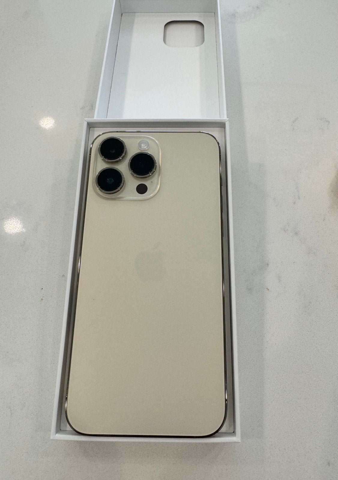 Apple iPhone 14 Pro Max 256 GB in Gold for Unlocked 7P99