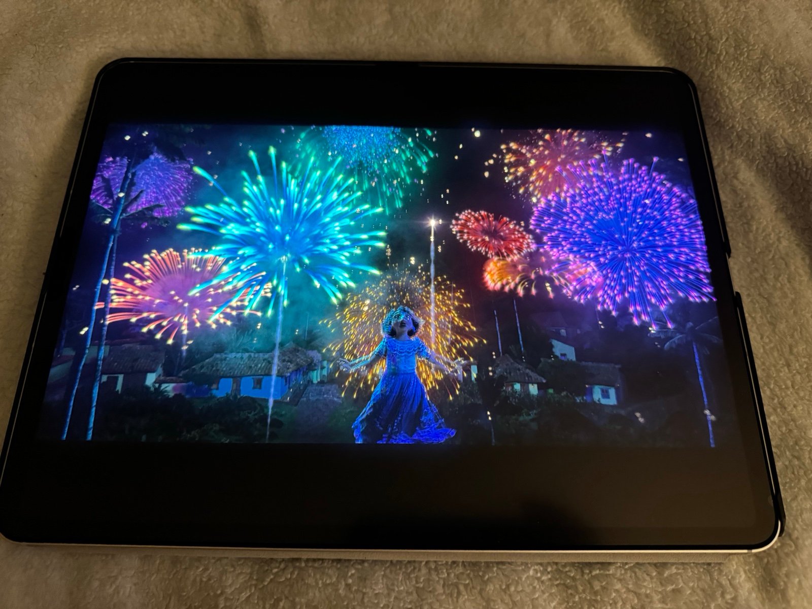 Apple iPad Pro 6th Gen Wi-Fi + Cellular 256 GB Silver w/ Apple Pencil 2S29