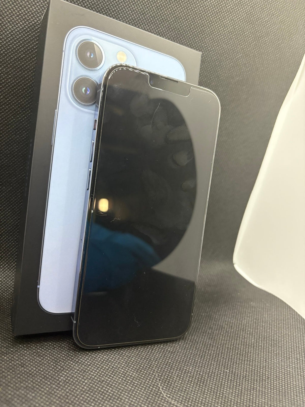 iPhone 13 pro unlocked Serria Blue 5H29