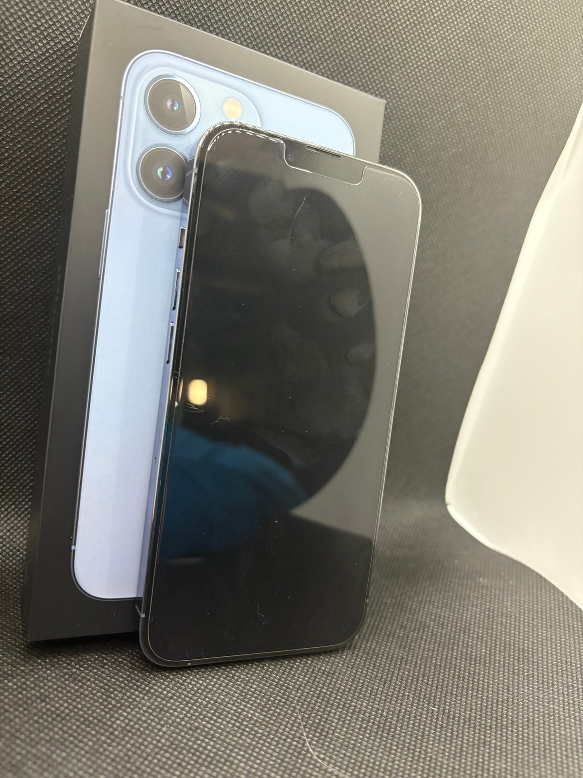iPhone 13 pro unlocked Serria Blue 5H29