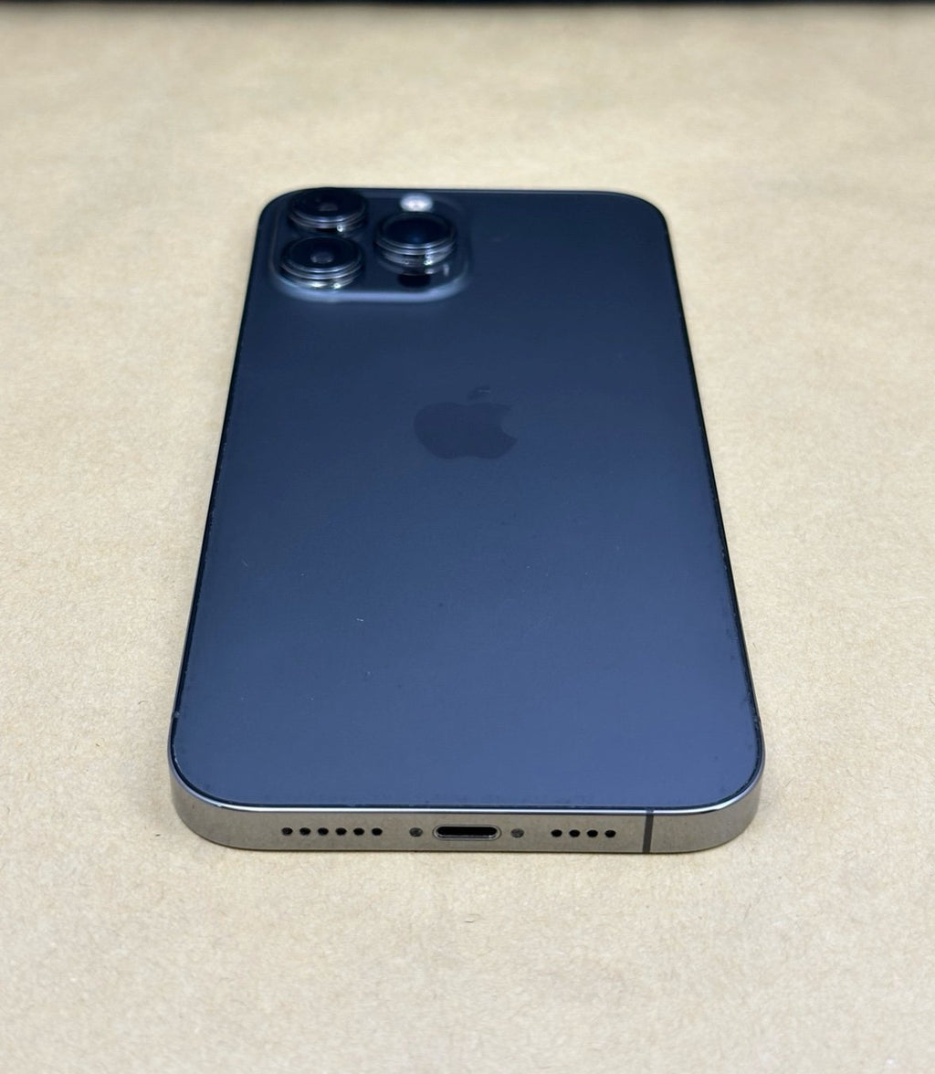Apple iPhone 13 Pro Max 128gb unlocked in gray - Damaged 8V97