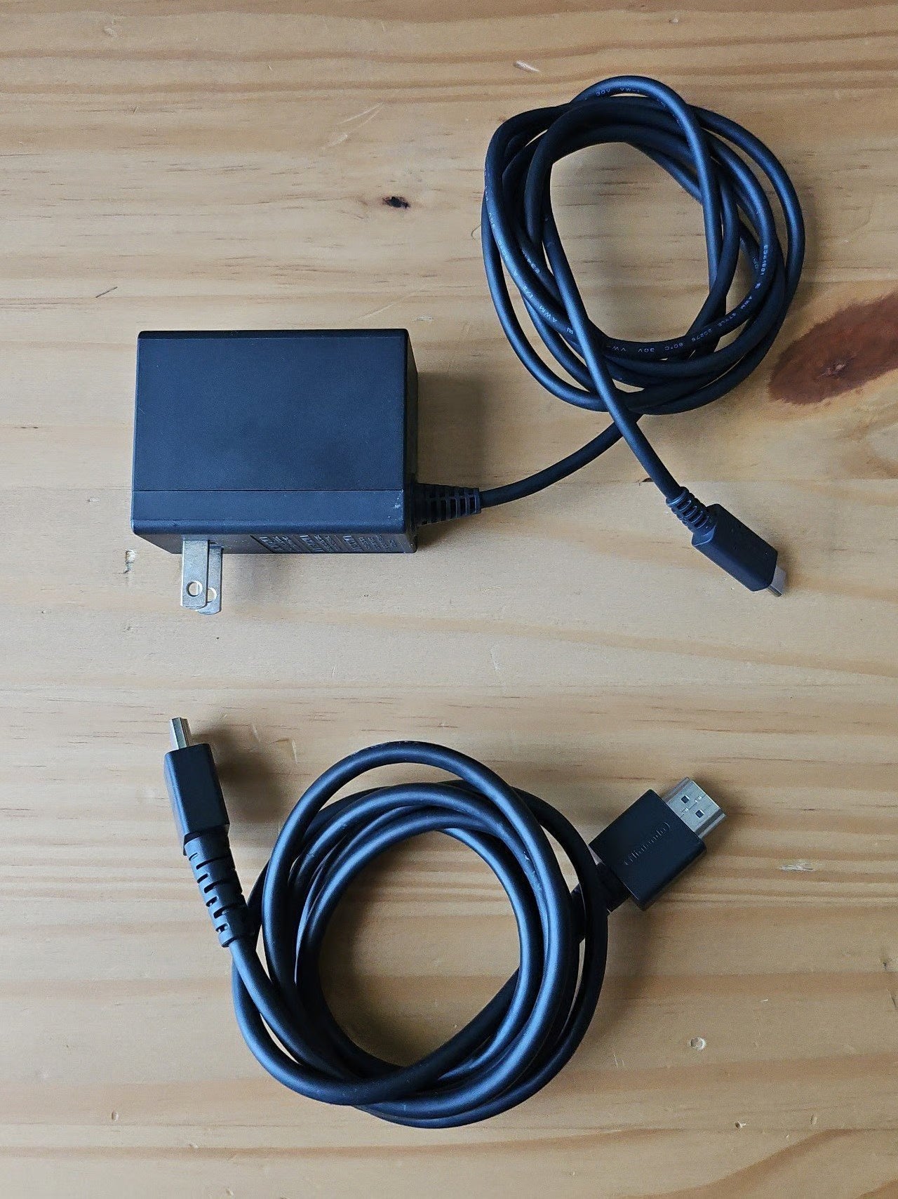 Nintendo Switch OLED + 2 Pokemon Games 3W88