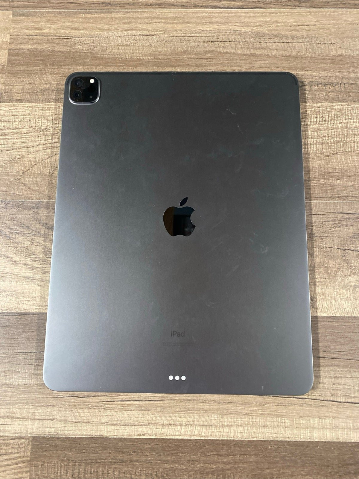 Apple iPad Pro 12.9inch 4th Generation 256 GB w/ Mag Case | Wi-Fi Only 3A73