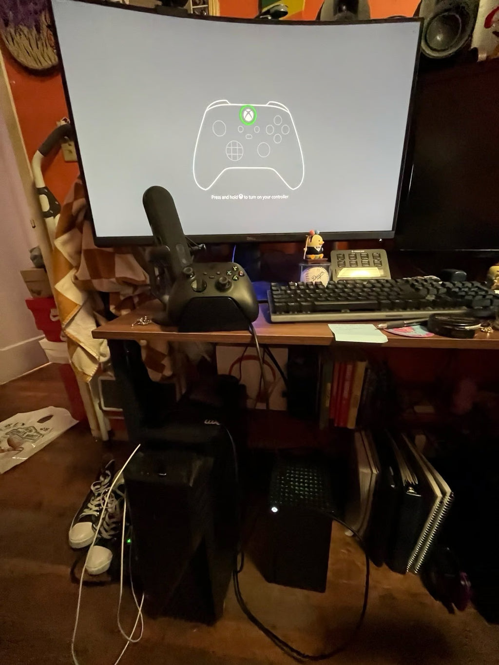 Xbox Series X with controller and rechargeable razer battery 3H83