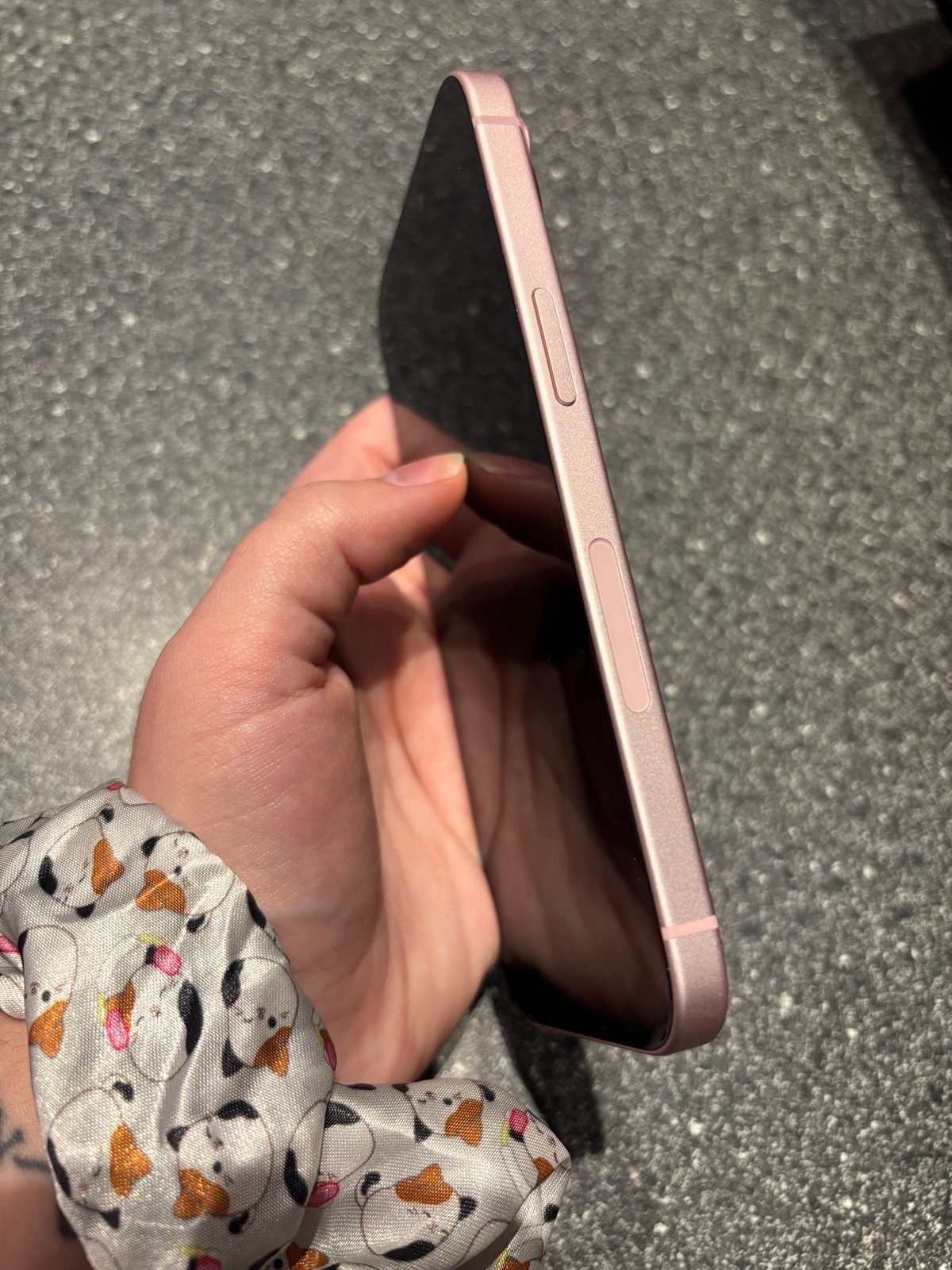 T-Mobile pink iPhone 15 5Y37