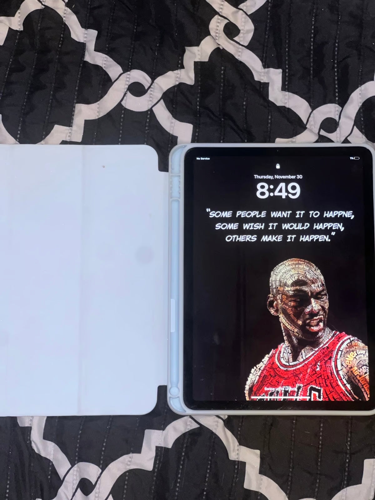 Apple iPad Air 5th Generation 64 GB 6M81