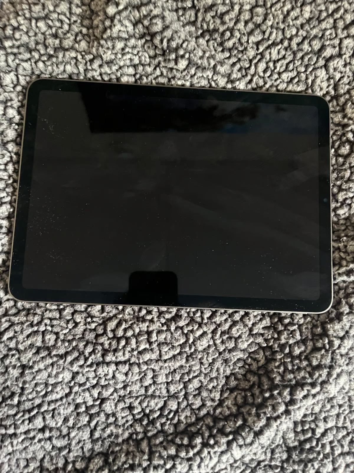 Apple iPad Air 5th Generation 64 GB 5H26