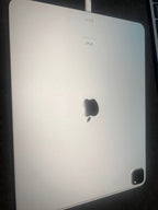 Apple iPad Pro 12.9 4th Gen 128 GB/ Magic Keyboard 5W86