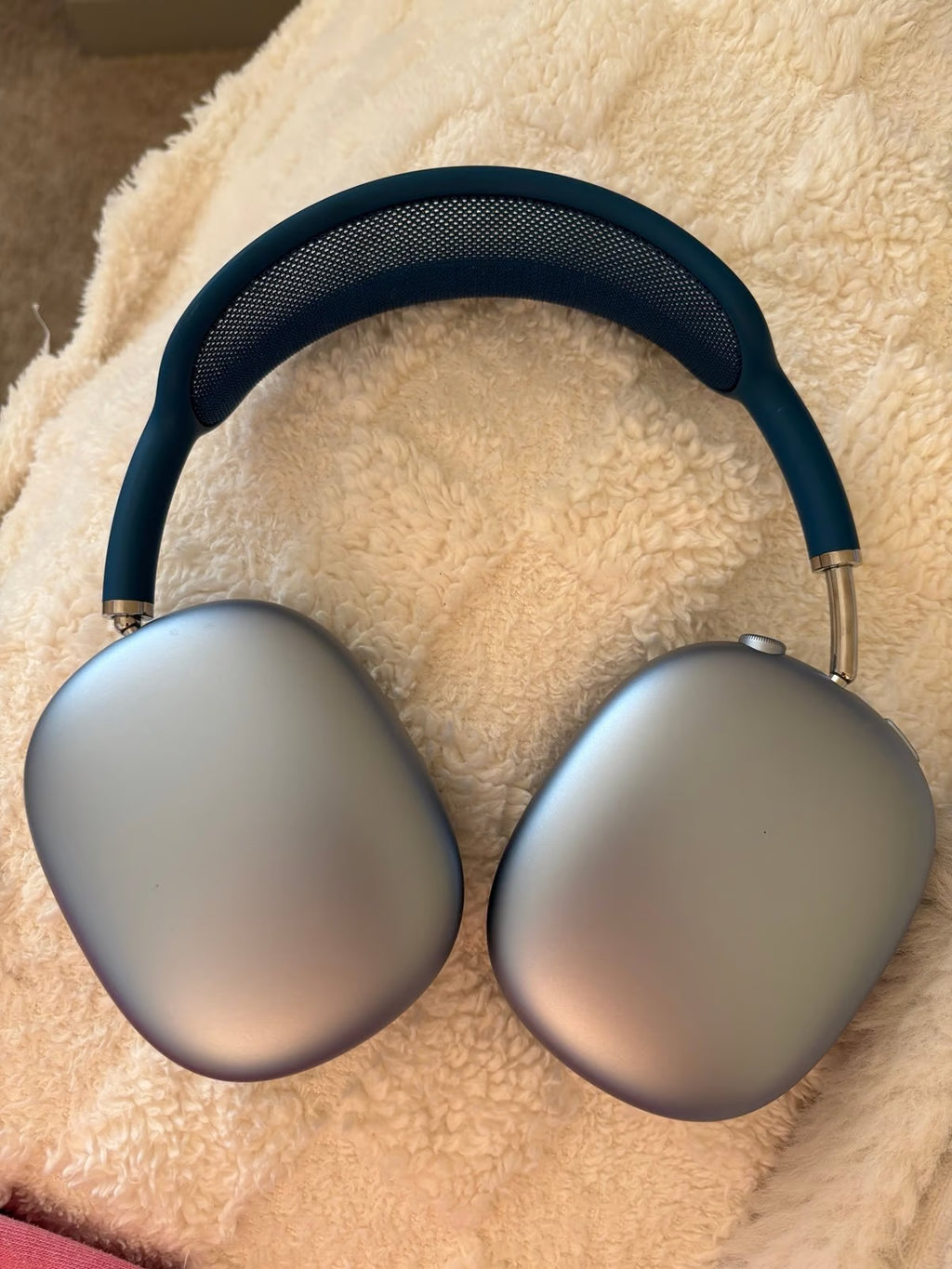 AirPod Max A2096 Sky Blue Mint condition without box 1F79