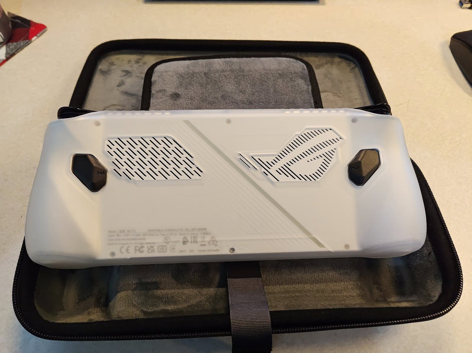 ASUS rog ally z1 extreme 5D32