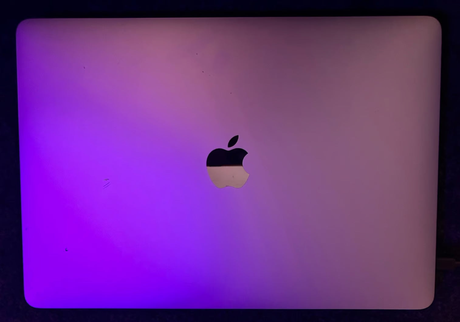 MacBook Pro 8GB 2020 2Y86