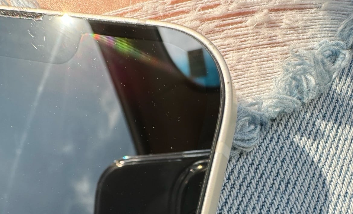 White iPhone 14 plus 1K26