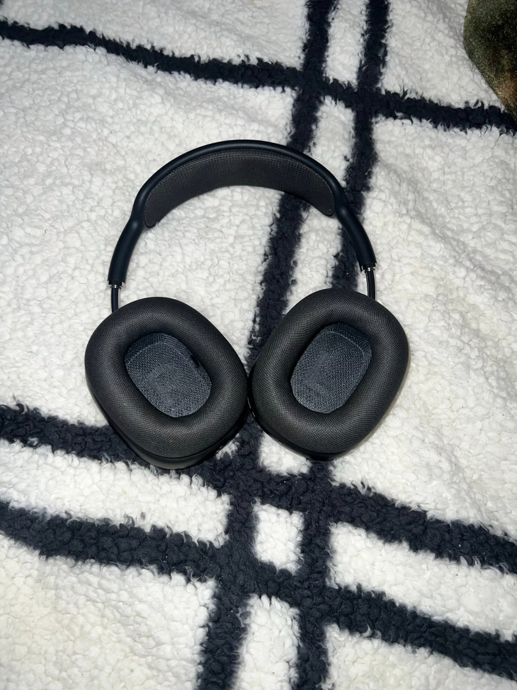 Apple AirPods Max with Smart Case 9R85