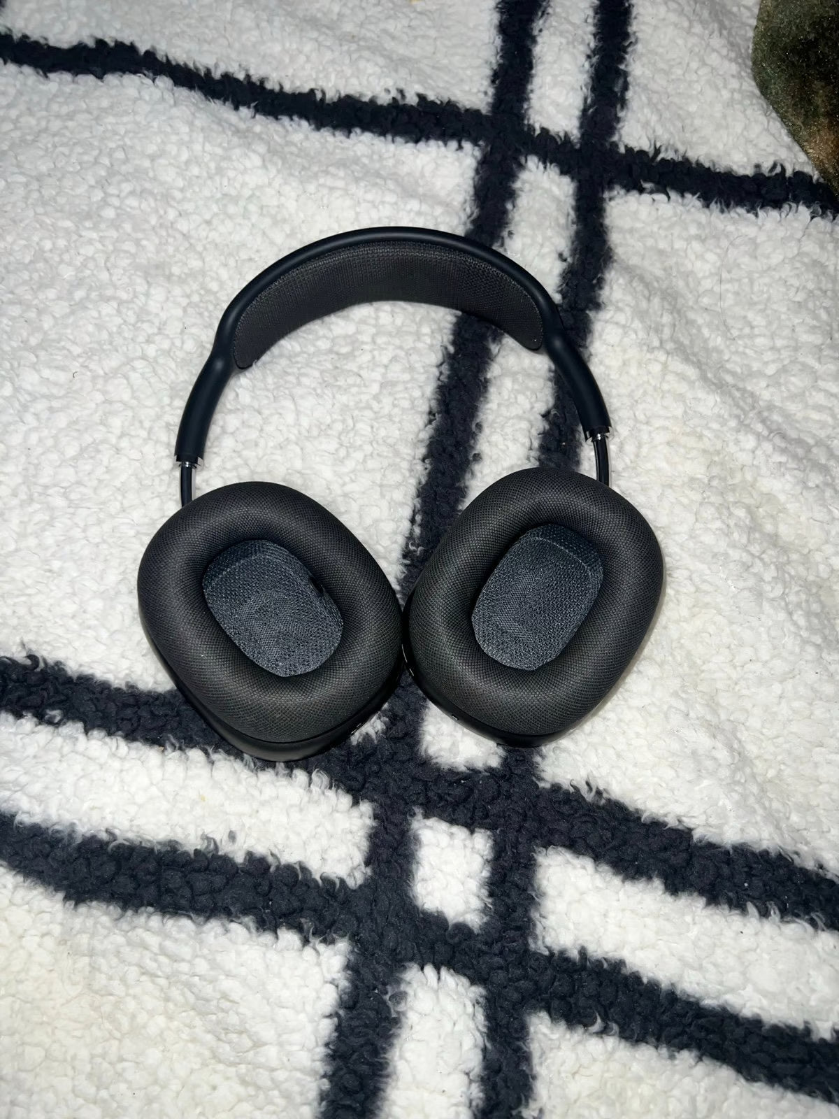 Apple AirPods Max with Smart Case 9R85