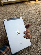 iPad mini 4 128 GB PERFECT LIKE NEW 8R96