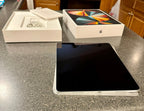 iPad Pro 12.9 (5th Generation ) 2TB M1 processor Silver WiFi and cellular AT&T 9T52