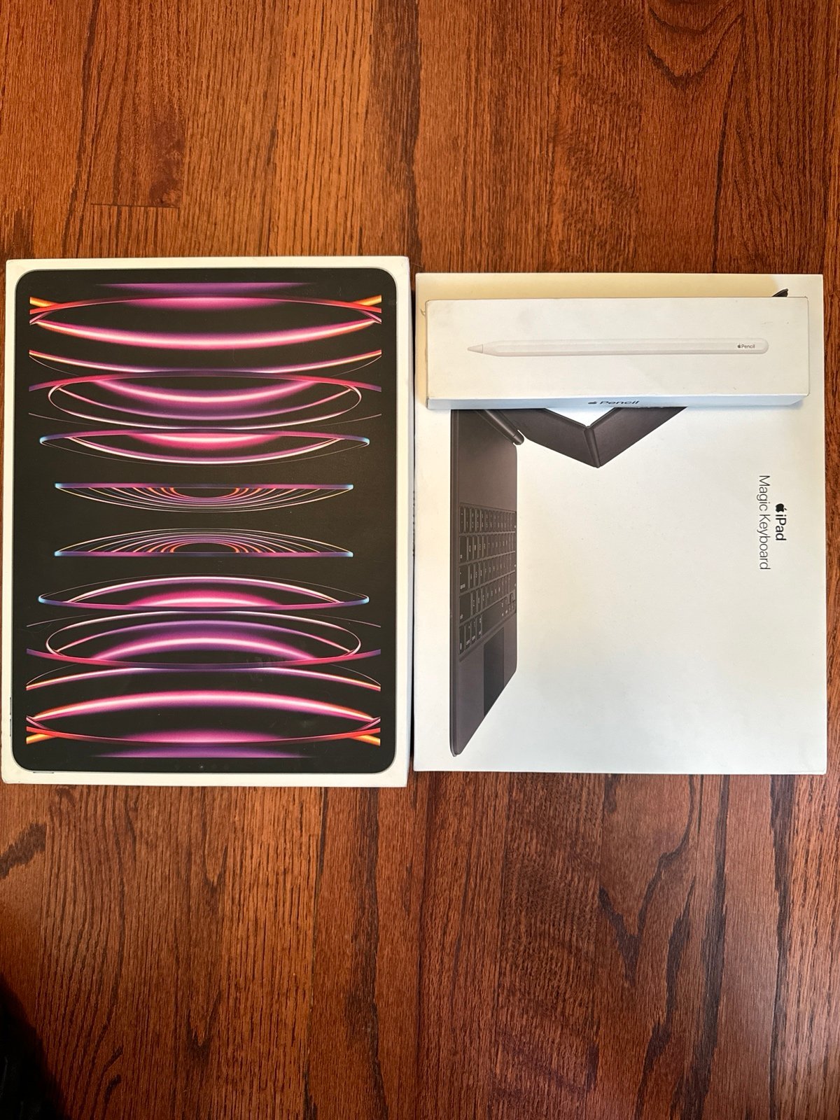iPad Pro 12.9 6th Gen WiFi + Cellular 128GB Bundle 9U39