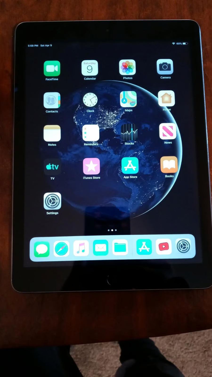 Apple iPad Air 2nd Generation 8K95