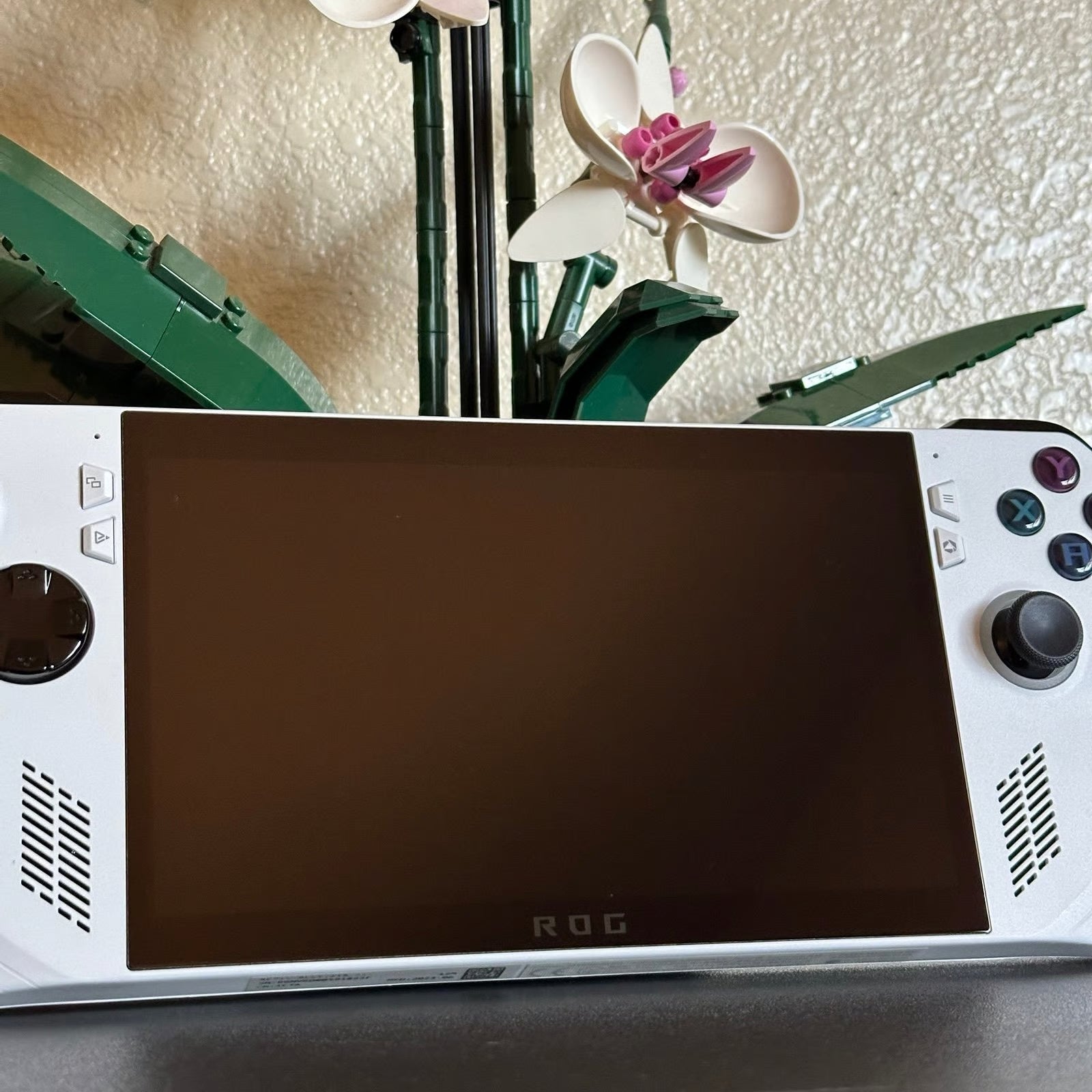 ASUS ROG Ally 7"" 120Hz FHD 1080p Gaming Handheld AMD Ryzen Z1 Extreme Z1X CPU 8Z72