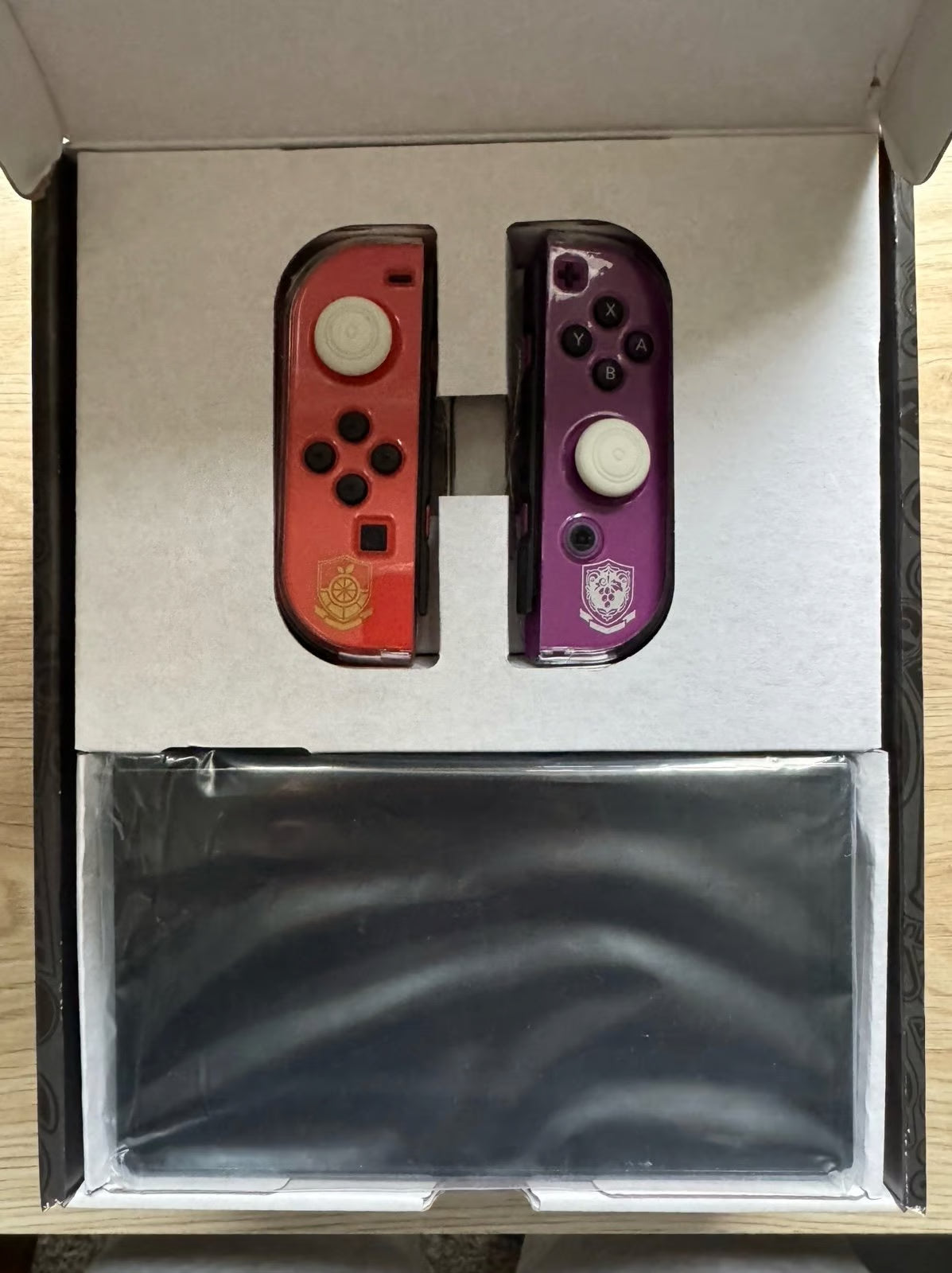 Nintendo Switch Oled Scarlet and Violet Edition 2D18