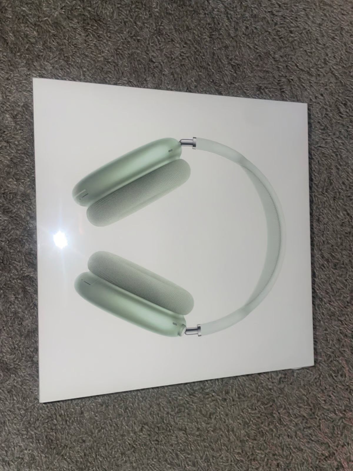 Green AirPod max 9B59