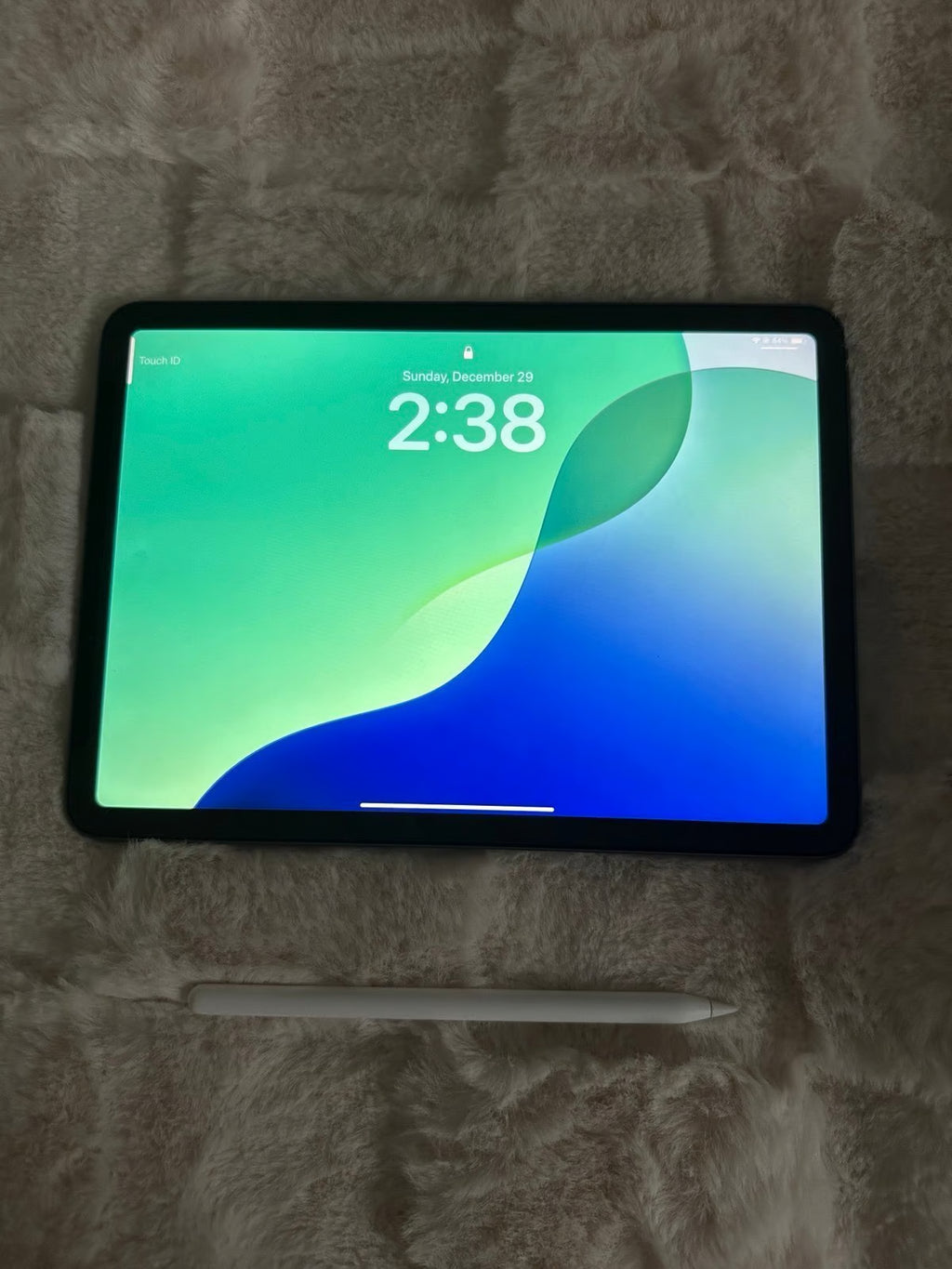 Apple iPad Air 5th Generation with Apple Pencil 5J13