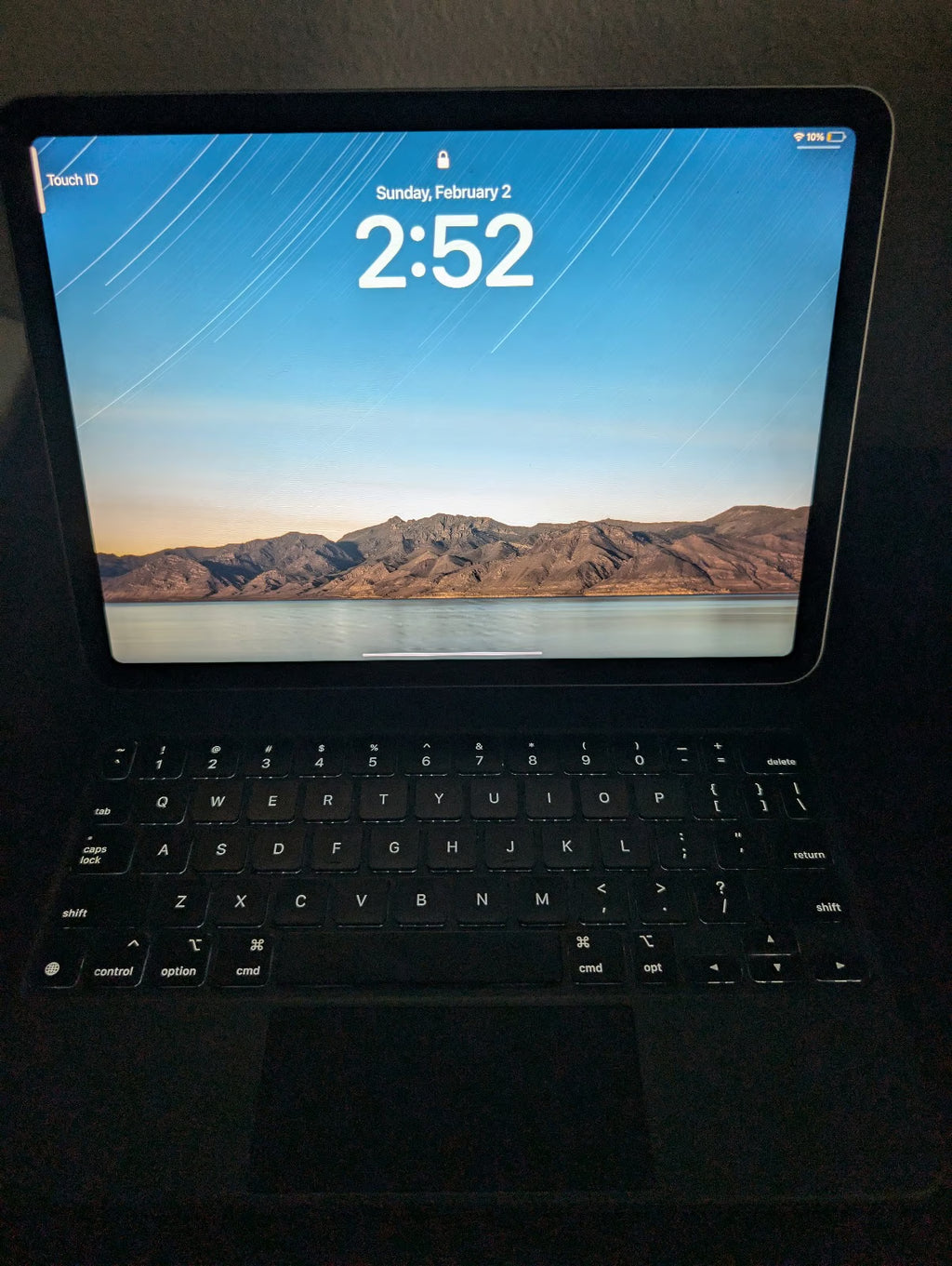 iPad Air 6 M2 and Magic Keyboard 9R67