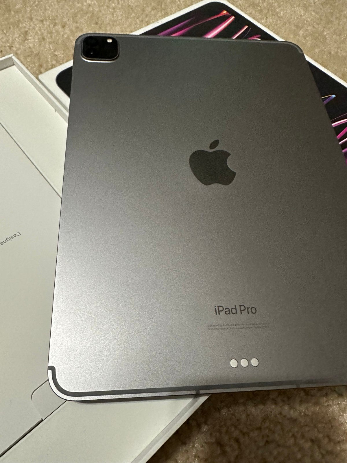 Apple iPad Pro 11�?4th Generation 1 TB in Space Gray 8Z37