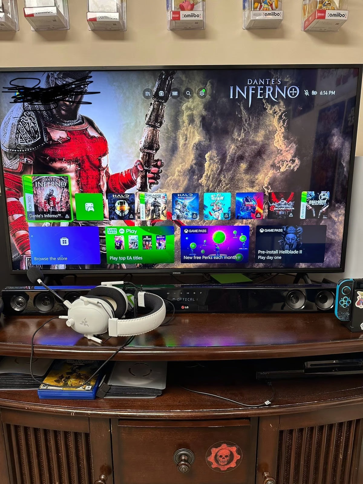 Xbox Series X console with Far Cry Primal Steelbook 5O68