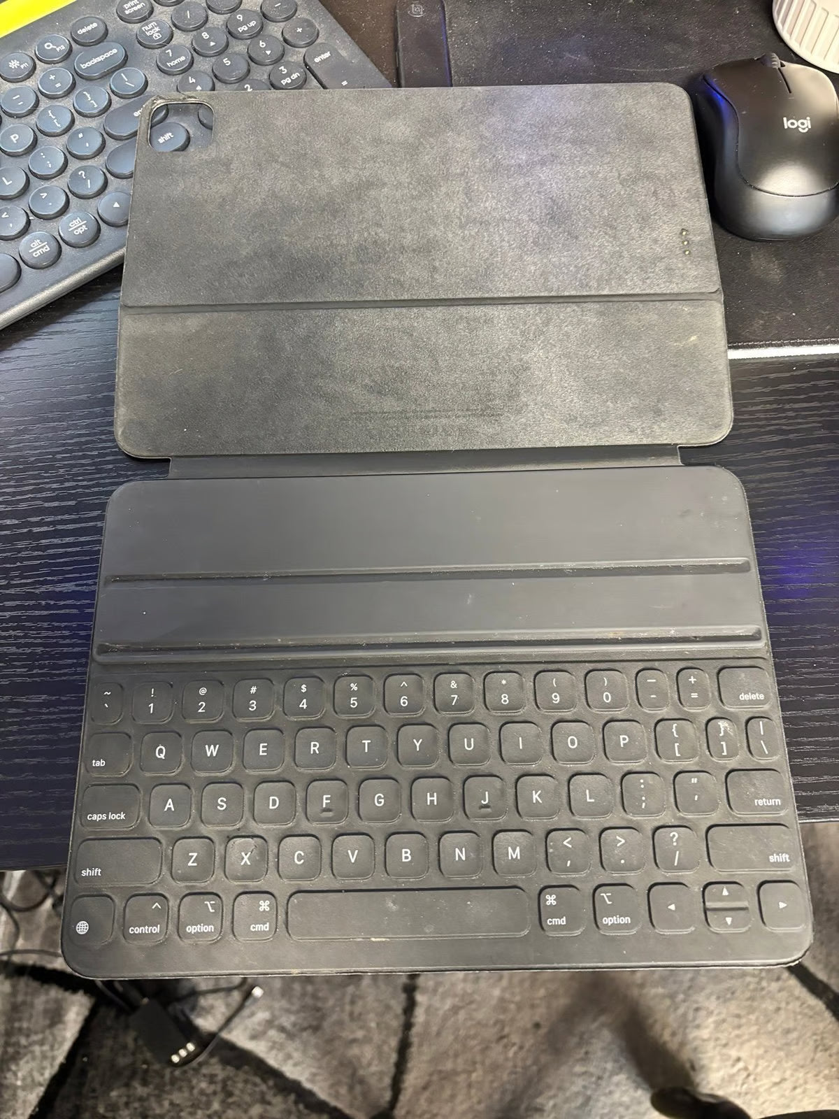 Apple iPad Pro 11�?3rd Gen Space Gray 128GB Cellular+WIFI Apple Smart Keyboard 8K83