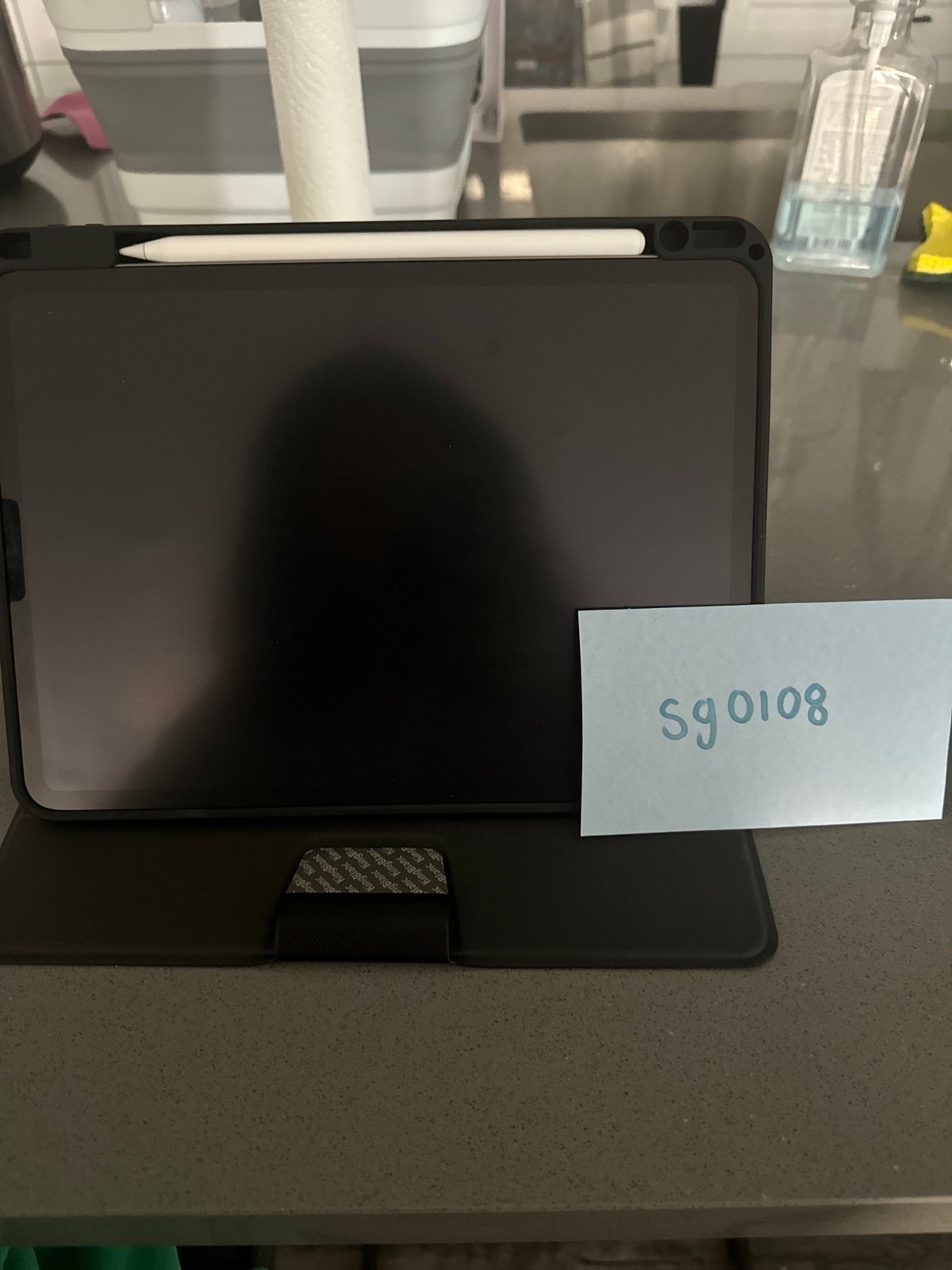 Apple iPad Pro 4th Generation (2022) 1V85