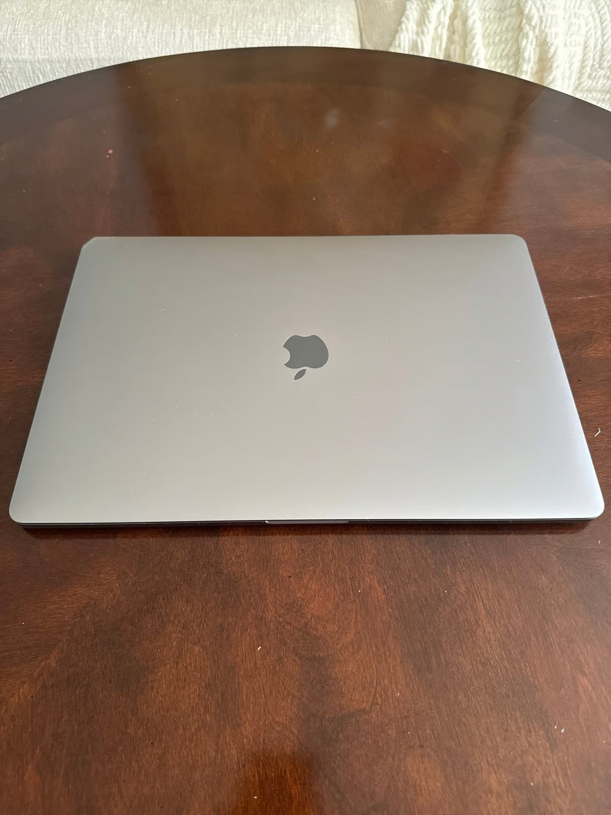 MacBook Pro 2017 15 inch space grey 5C87